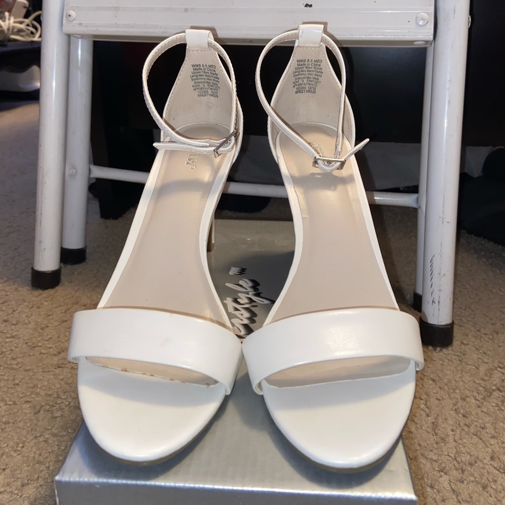 APT.9 Heels color white WORN ONCE